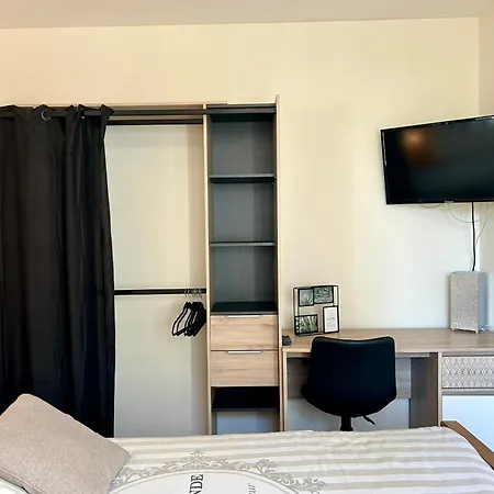Residence Investar Appartement 4 Superbe T2 Meuble, Gare 10Mn A Pied Montlucon Exterior photo